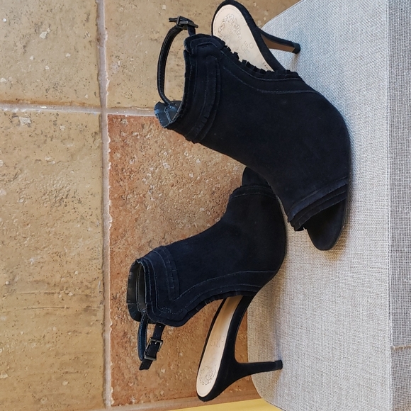 Vince Camuto style Prenda Black Suede size 7.5 - Picture 2 of 6